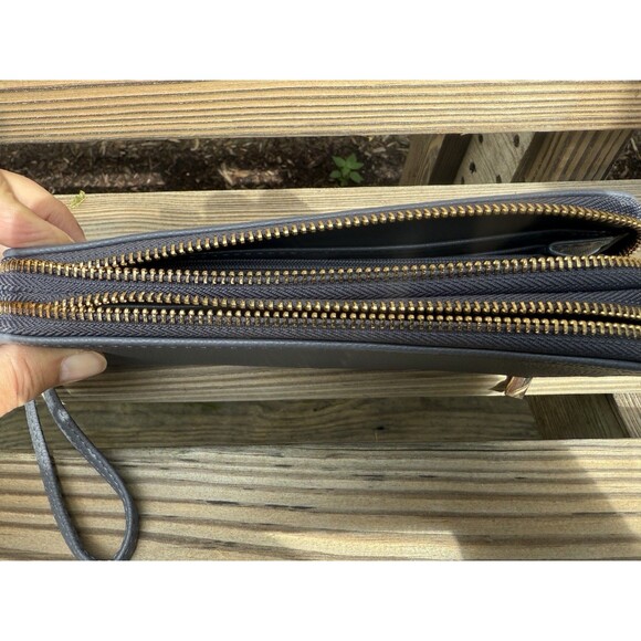 A NEW DAY GREY DOUBLE ZIP AROUND PEBBLE FAUX LEATHER WALLET WRISTLET - Picture 2 of 9